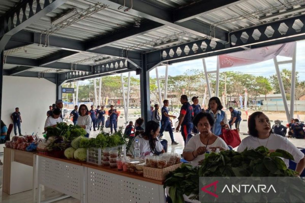 Dirjen Perhubungan Darat gelar pasar murah di Kupang jelang HUT RI