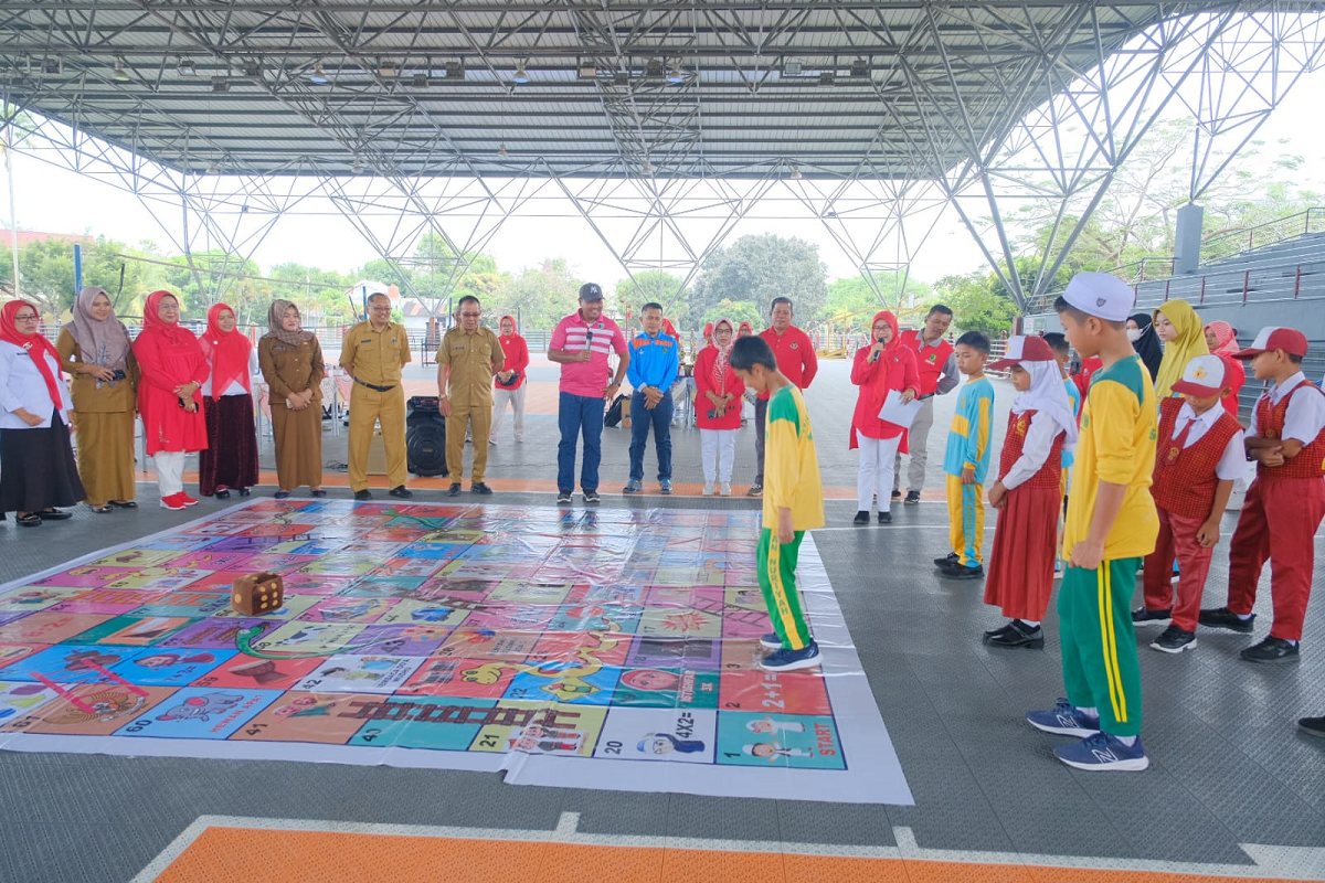 Siswa Muba berlomba "Cerdas Ular Tangga" memeriahkan HUT Kemerdekaan