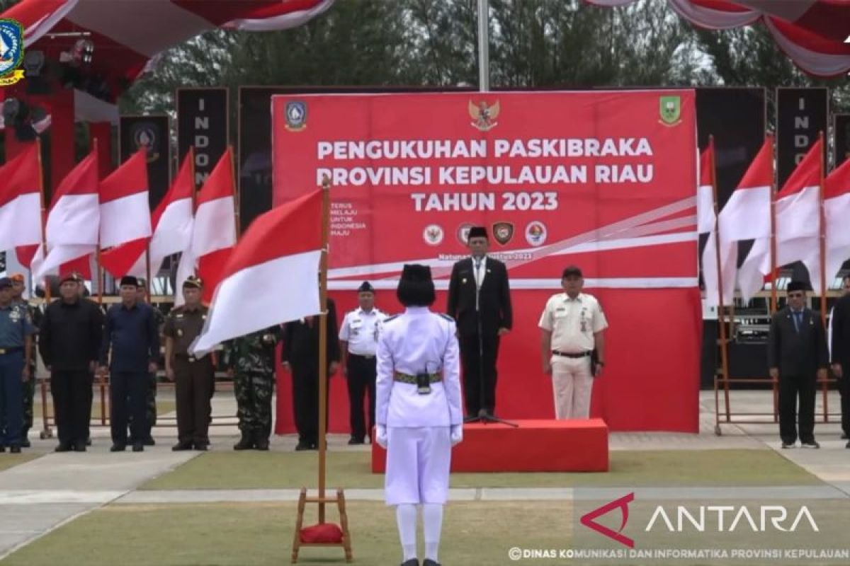 33 anggota paskibraka Provinsi Kepri dikukuhkan di Natuna