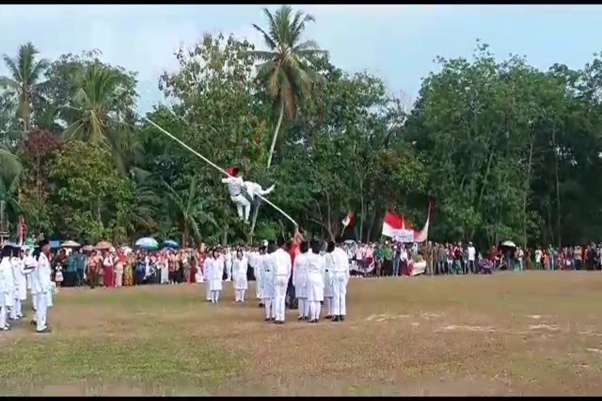 Upacara HUT RI di Lampung Selatan diwarnai insiden patah tiang