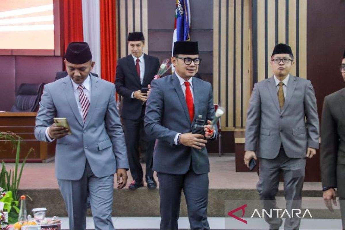 Bima Arya: Presiden Jokowi ingin lakukan klarifikasi lewat "pak lurah"