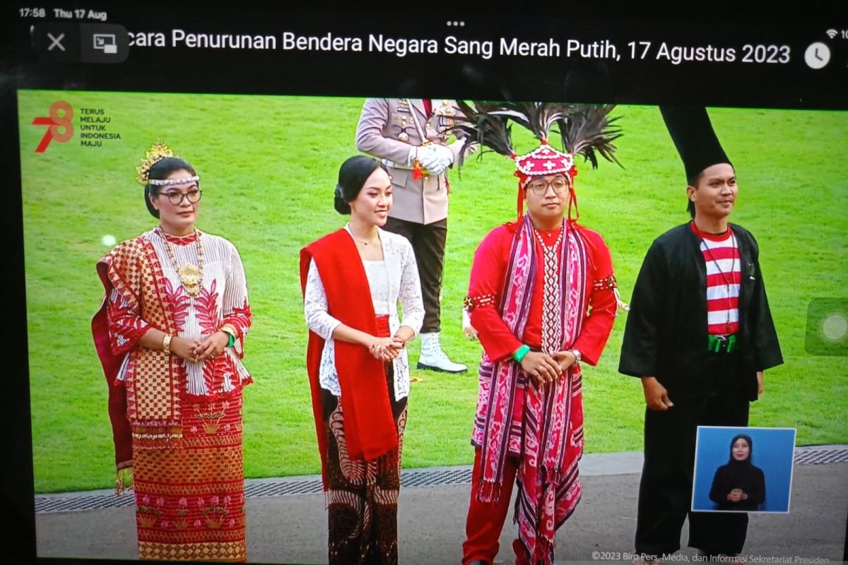 Presiden tertawa melihat kopiah panjang nyentrik ala Ricky saat HUT RI