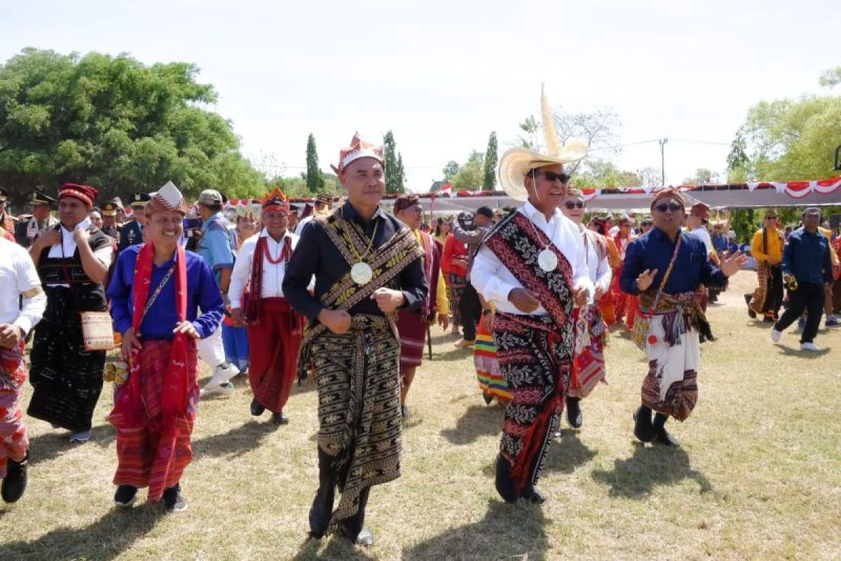 Tarian kolosal 120 anak meriahkan HUT ke-78 RI di NTT