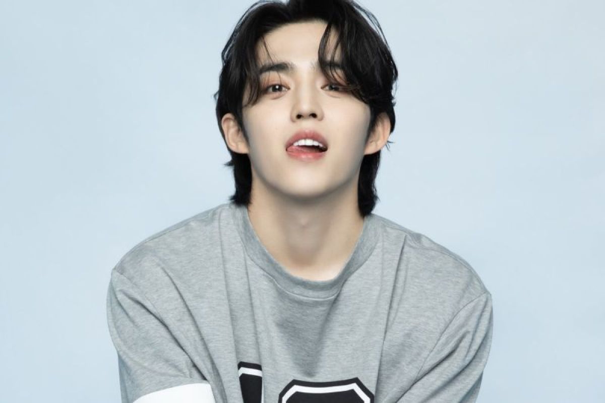 S.Coups SEVENTEEN terpaksa rehat karena cedera lutut kiri