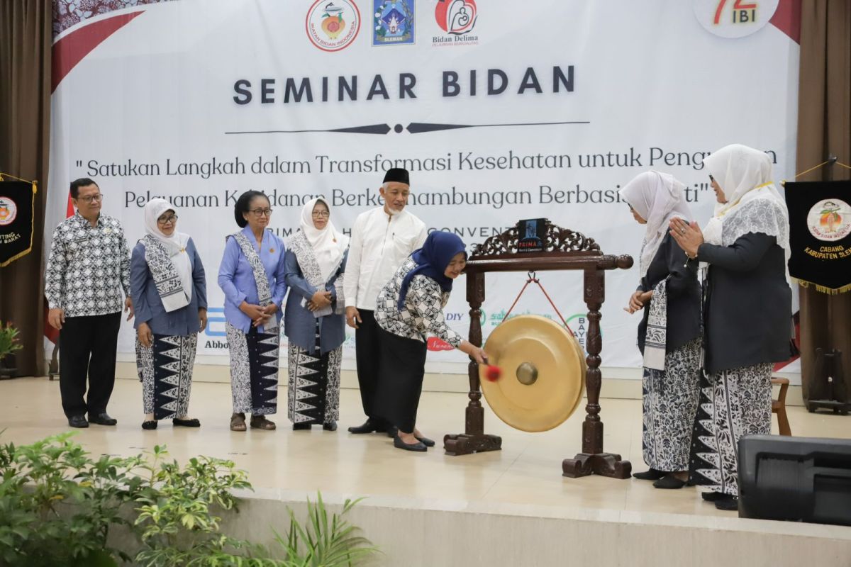 Bupati Sleman: Bidan memiliki peran penting dalam pembangunan kesehatan