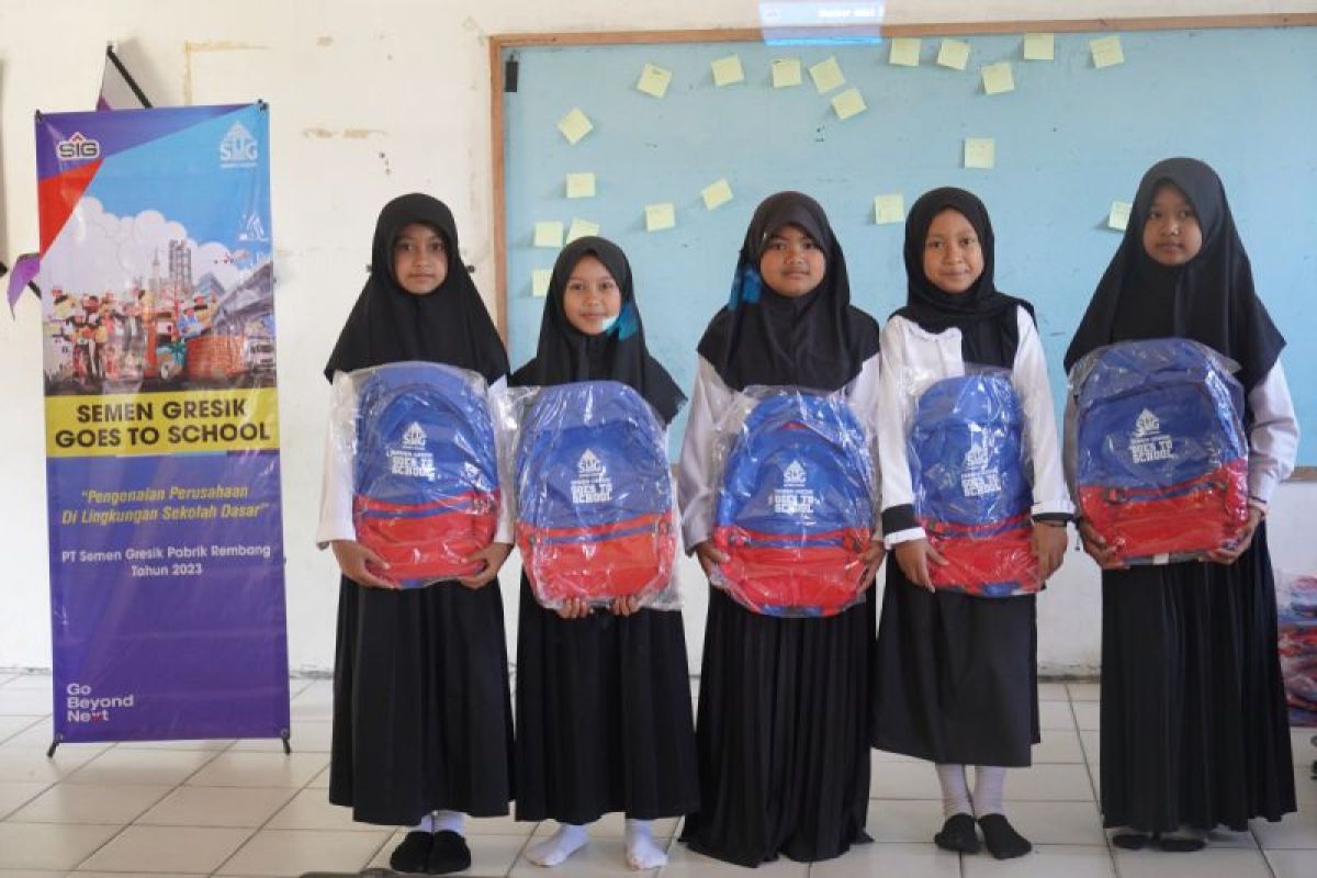 Semen Gresik gelar "SG Goes to School" di 11 SD di Rembang dan Blora