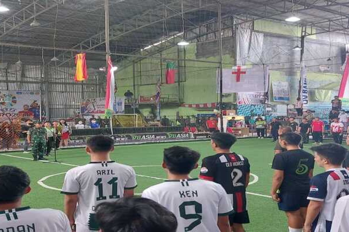 41 tim berlaga di turnamen futsal piala Danrem 131/Santiago