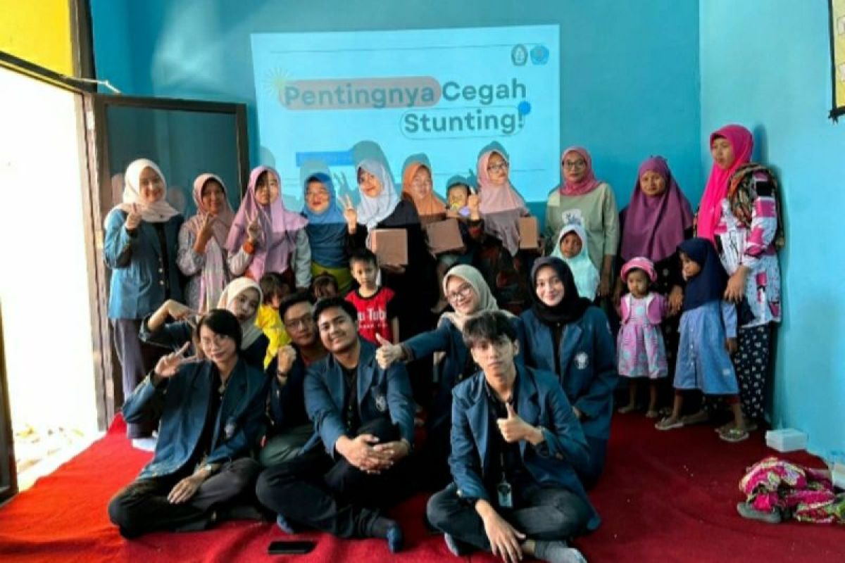 Tim II KKN Undip 2023 sosialisasi "Cerdas Parenting Anak Bebas Stunting"