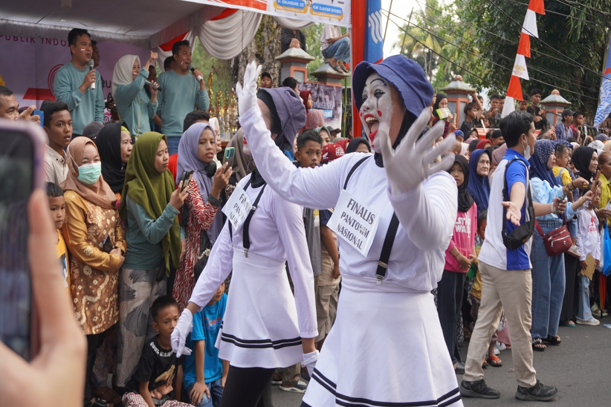 Gelak tawa ceria warnai  kirab budaya dan karnaval pembangunan di OKI