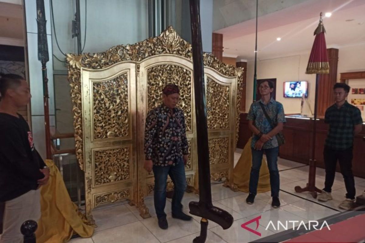 Pemkot Surakarta ikut membumikan keris Indonesia melalui kirab pusaka