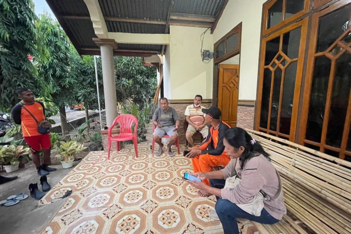 Basarnas cari nelayan terseret gelombang di Flores Timur