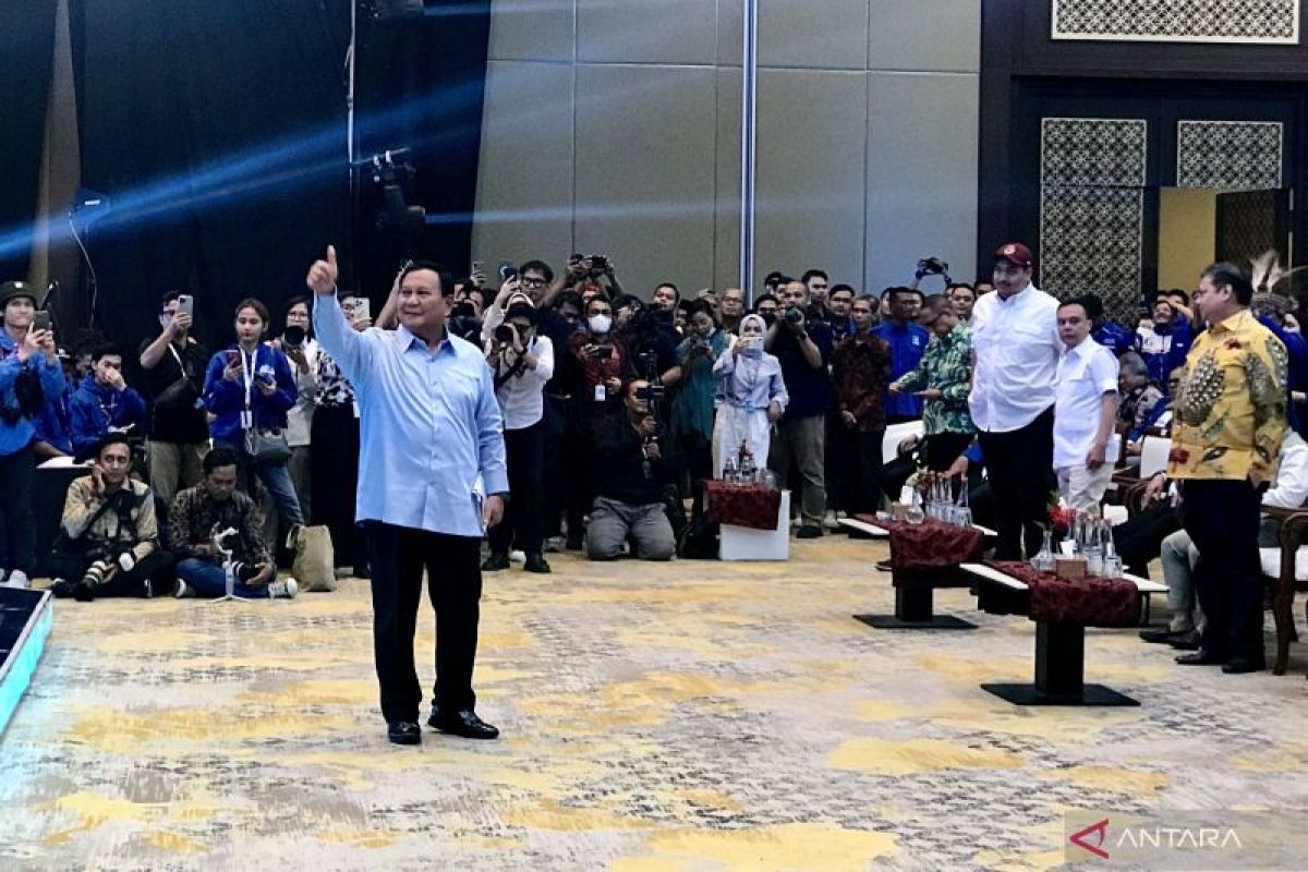 Prabowo minta kader partai pendukung sabar