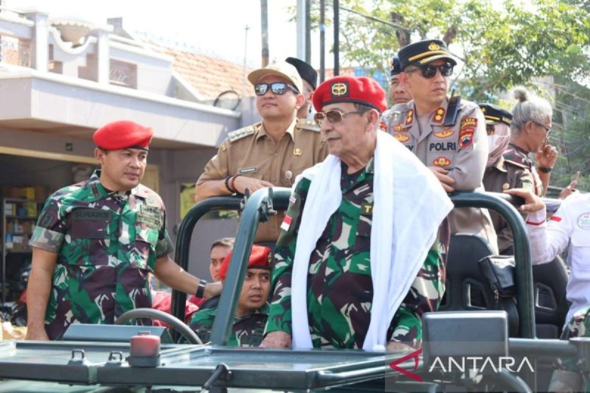 Kirab Merah Putih meriahkan Muktamar Sufi Internasional di Pekalongan