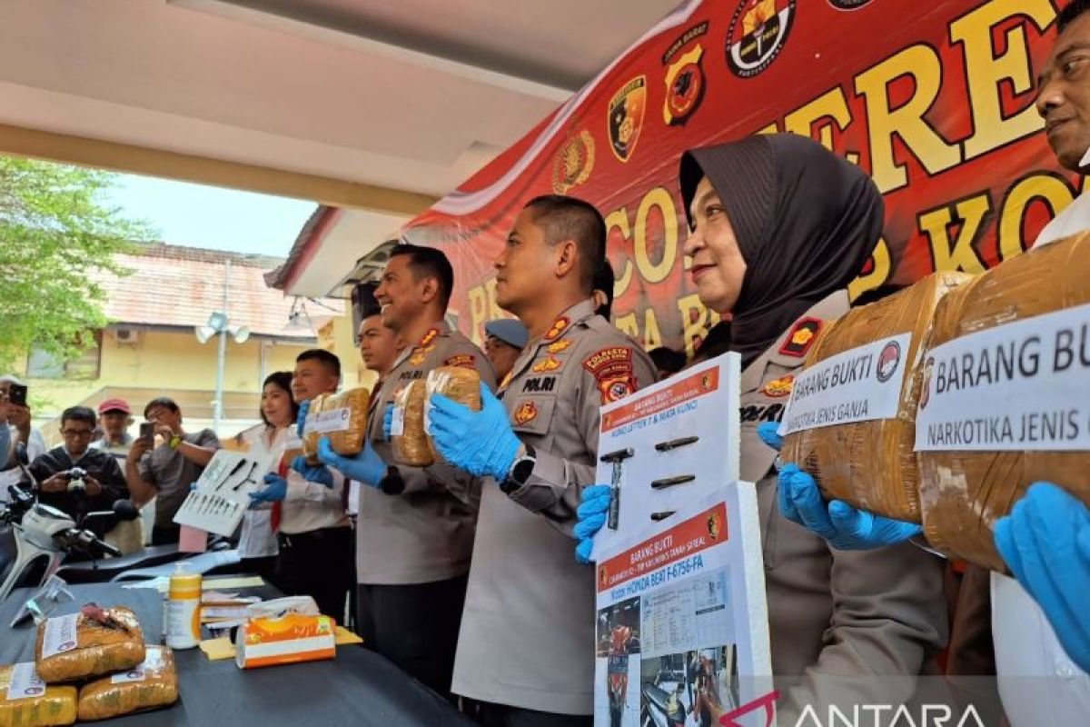 Polisi ringkus pengedar ganja simpan barbuk di kontrakan orang tua