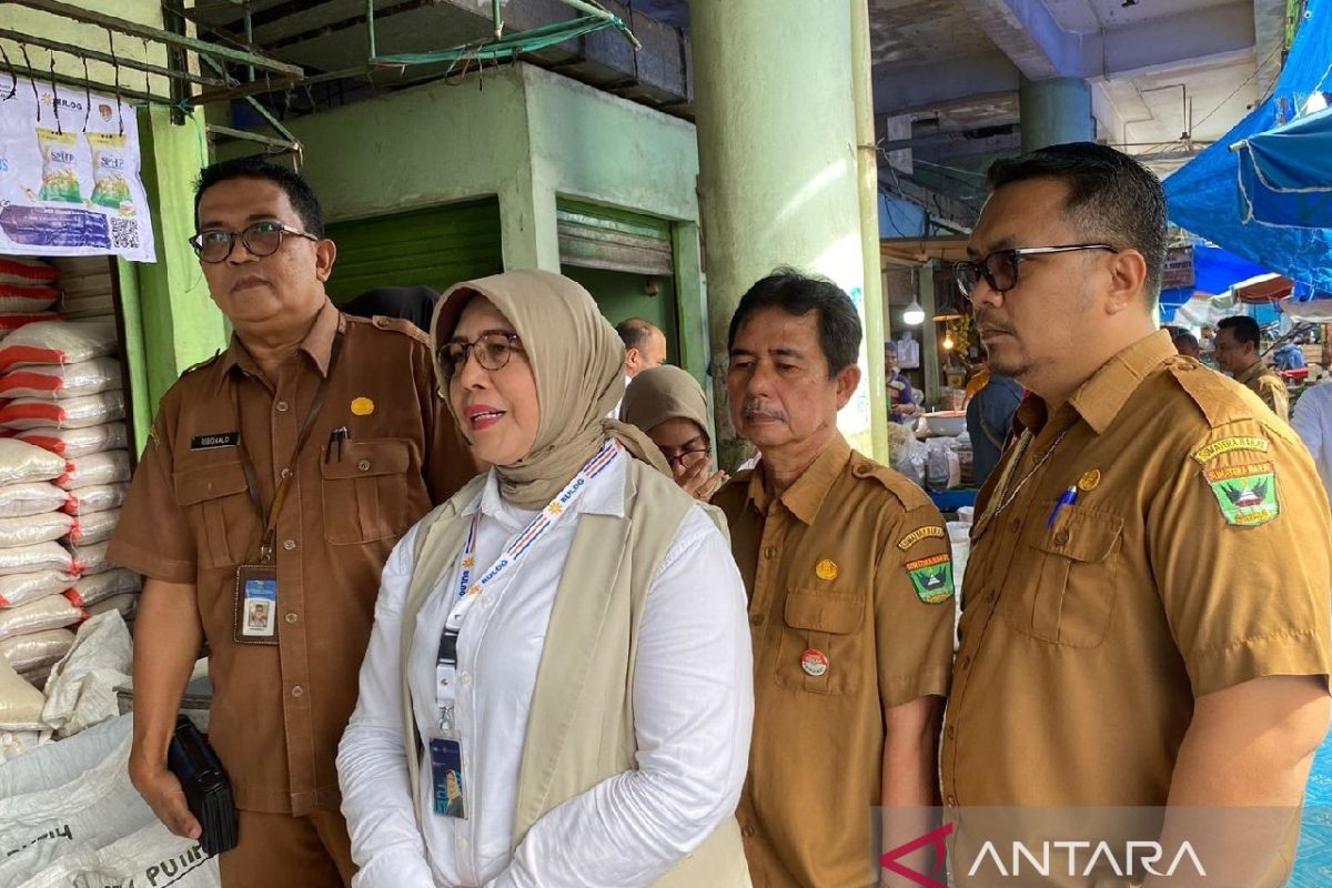 Bulog Sumbar "Grebek Pasar" pantau kondisi stok beras