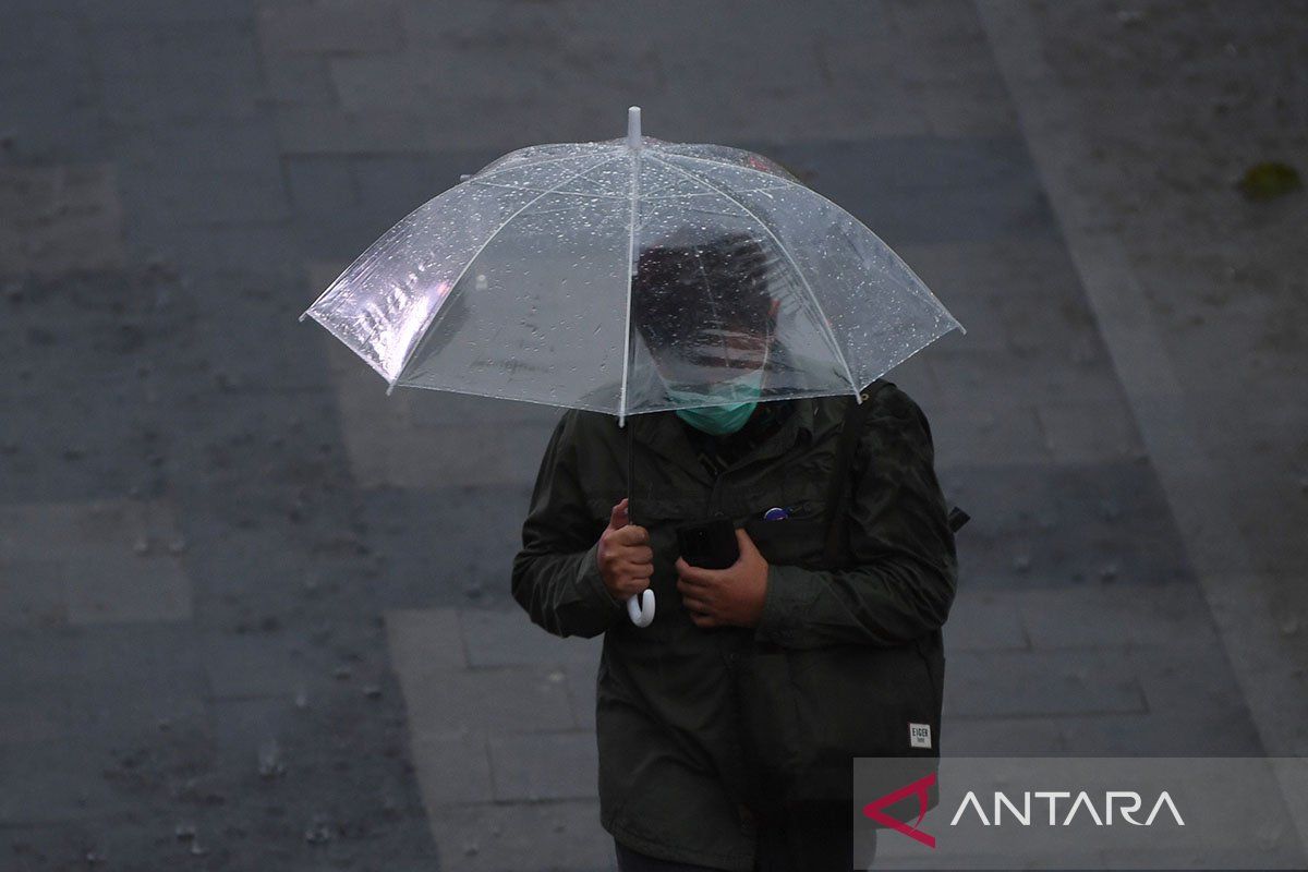 Hari Kamis sebagian besar Jakarta diperkirakan hujan hingga malam