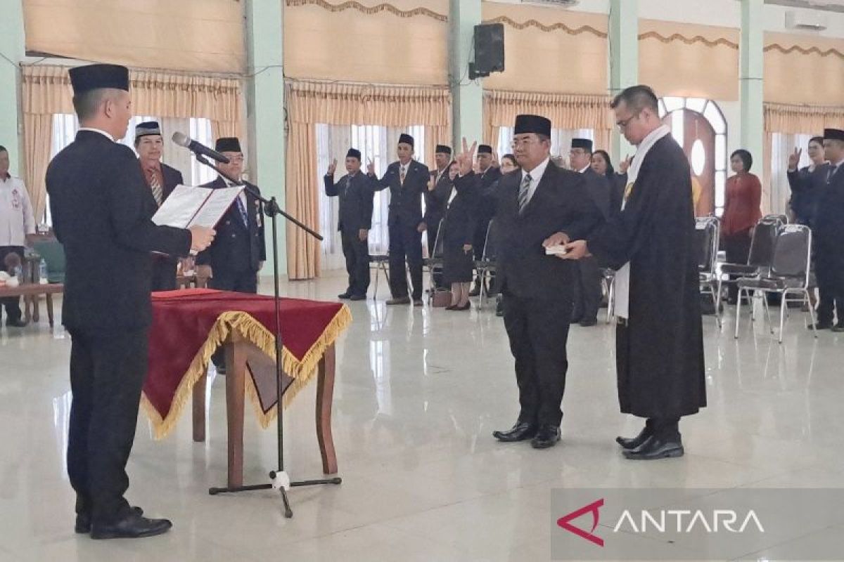 Bupati Gumas lantik sejumlah kepala dinas hingga puskesmas, ini daftarnya