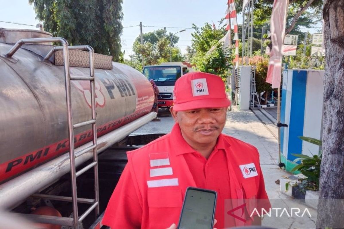 PMI kirim bantuan  enam tangki air di wilayah Boyolali utara