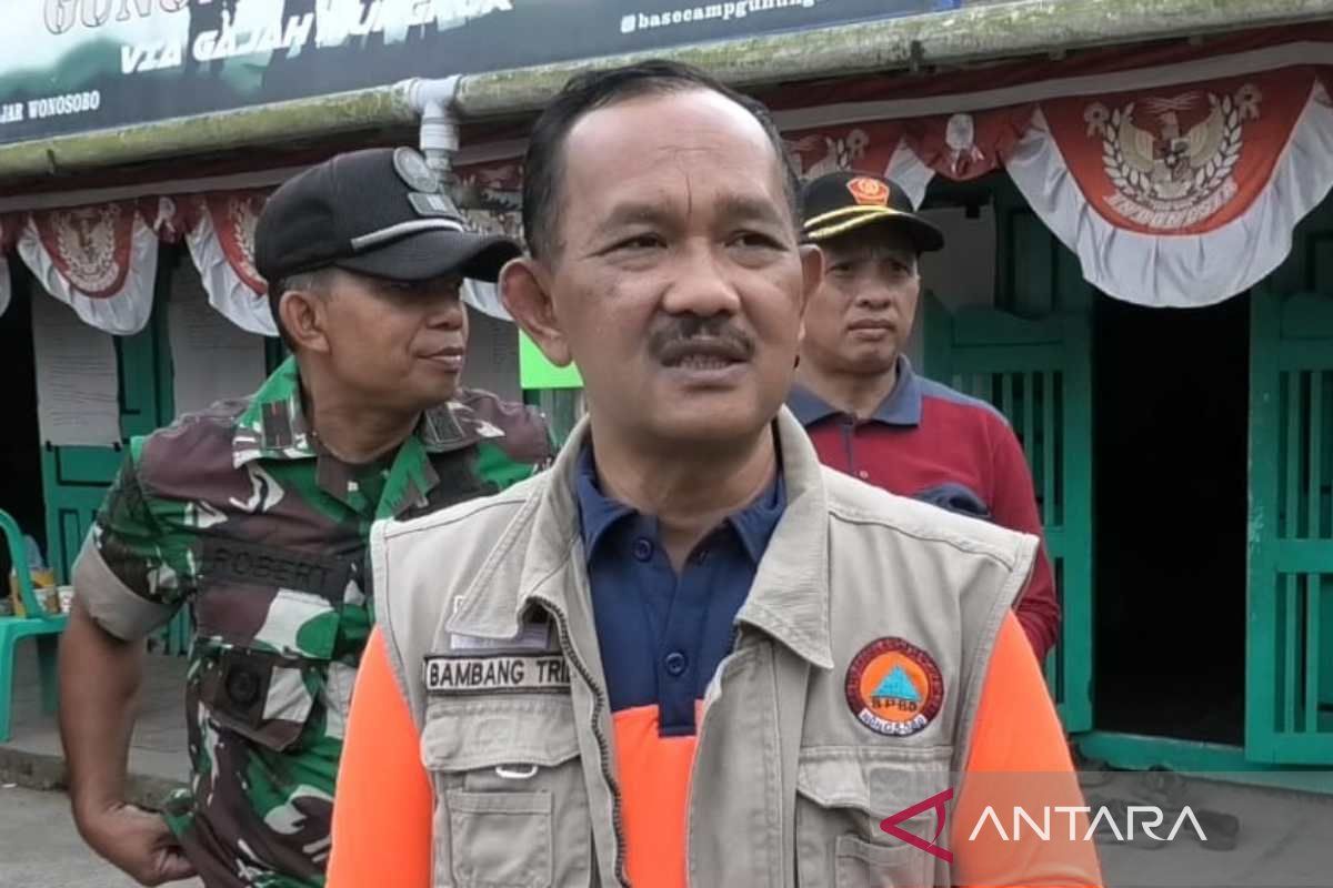 Kawasan Gunung Sumbing masih terbakar