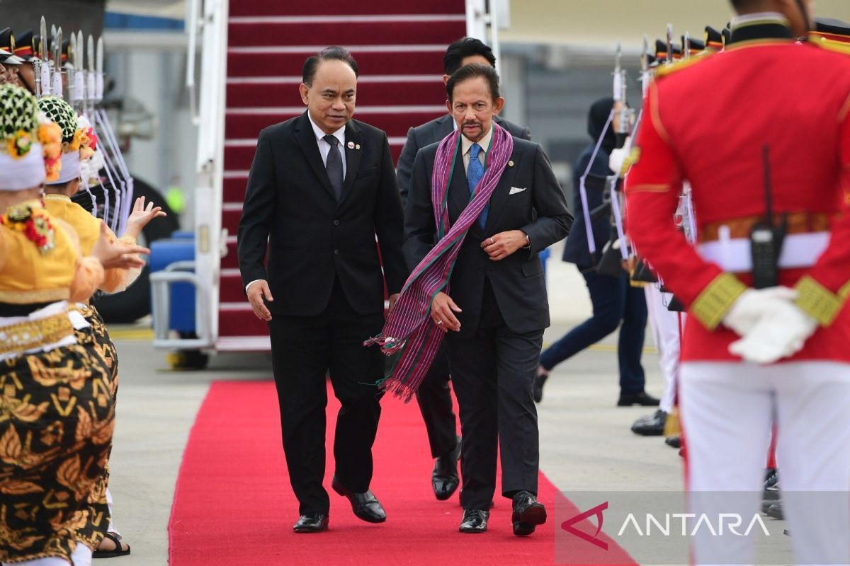 Sultan Brunei tiba di Jakarta untuk KTT ASEAN