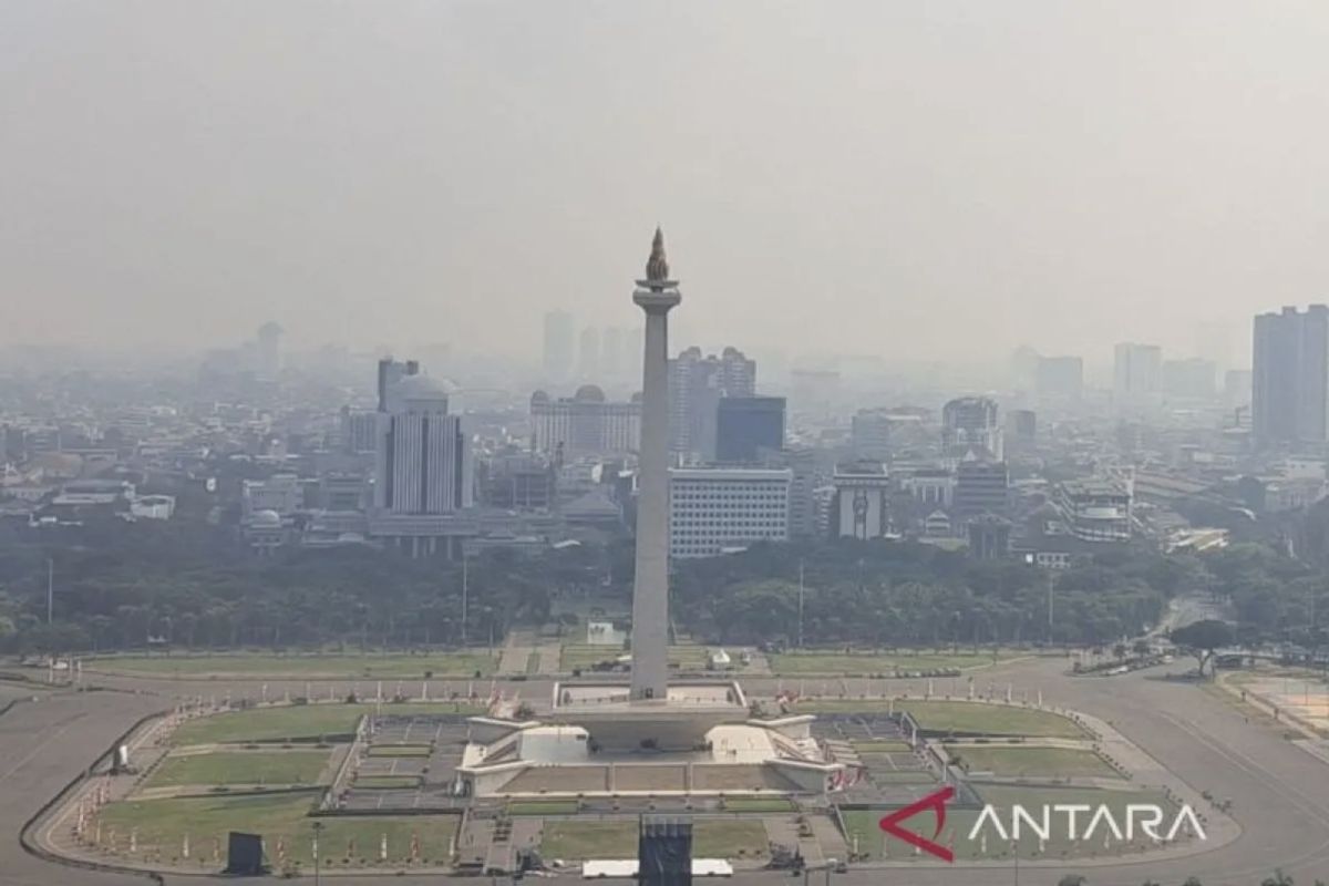 Jumat pagi kualitas udara Jakarta tidak sehat bagi kelompok sensitif