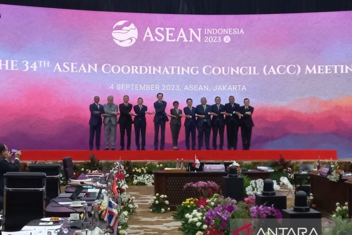 Menlu RI bilang ASEAN harus siap ambil keputusan berani