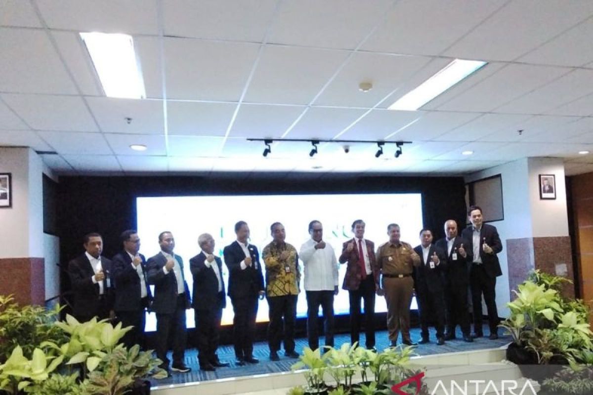 OJK ingatkan Bank NTT bersiap hadapi tantangan sebagai bank devisa