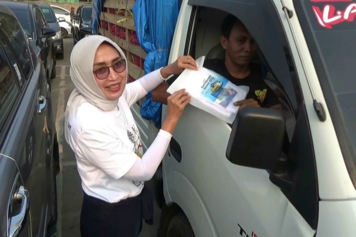 Peringati Hari Pelanggan, ASDP bagikan 500 sembako dan 300 merchandise ke penumpang