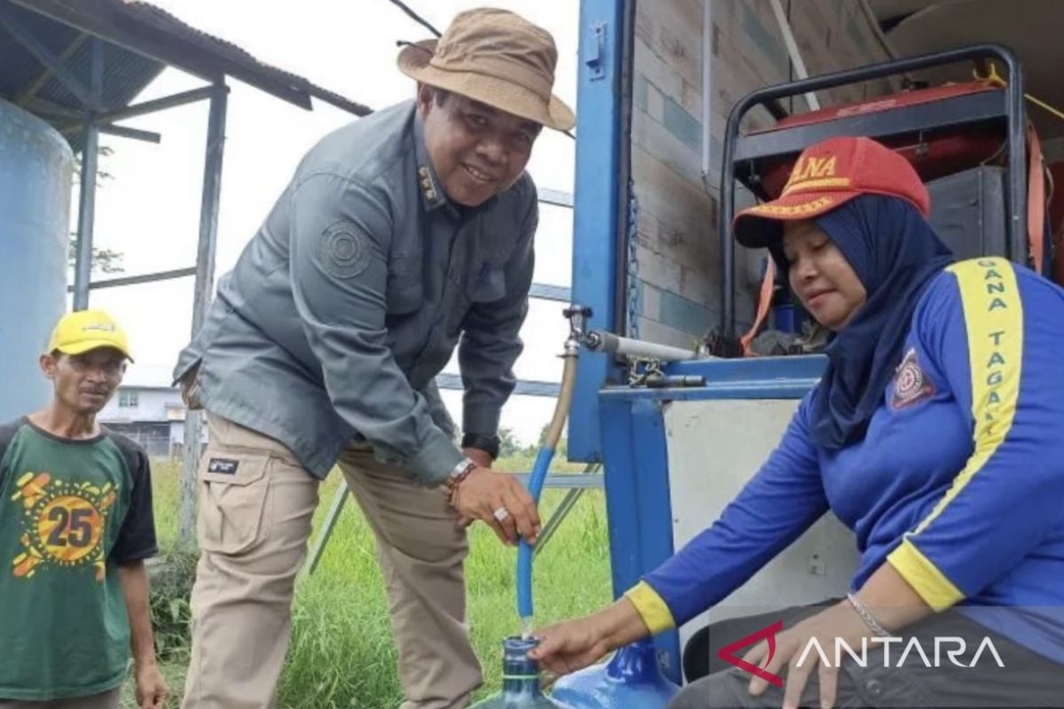 Dinsos Kalsel salurkan air siap saji bagi warga