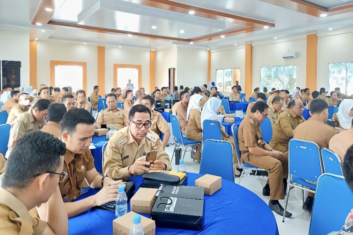 Antisipasi kejahatan sektor keuangan, OJK Kalteng tingkatkan literasi keuangan camat