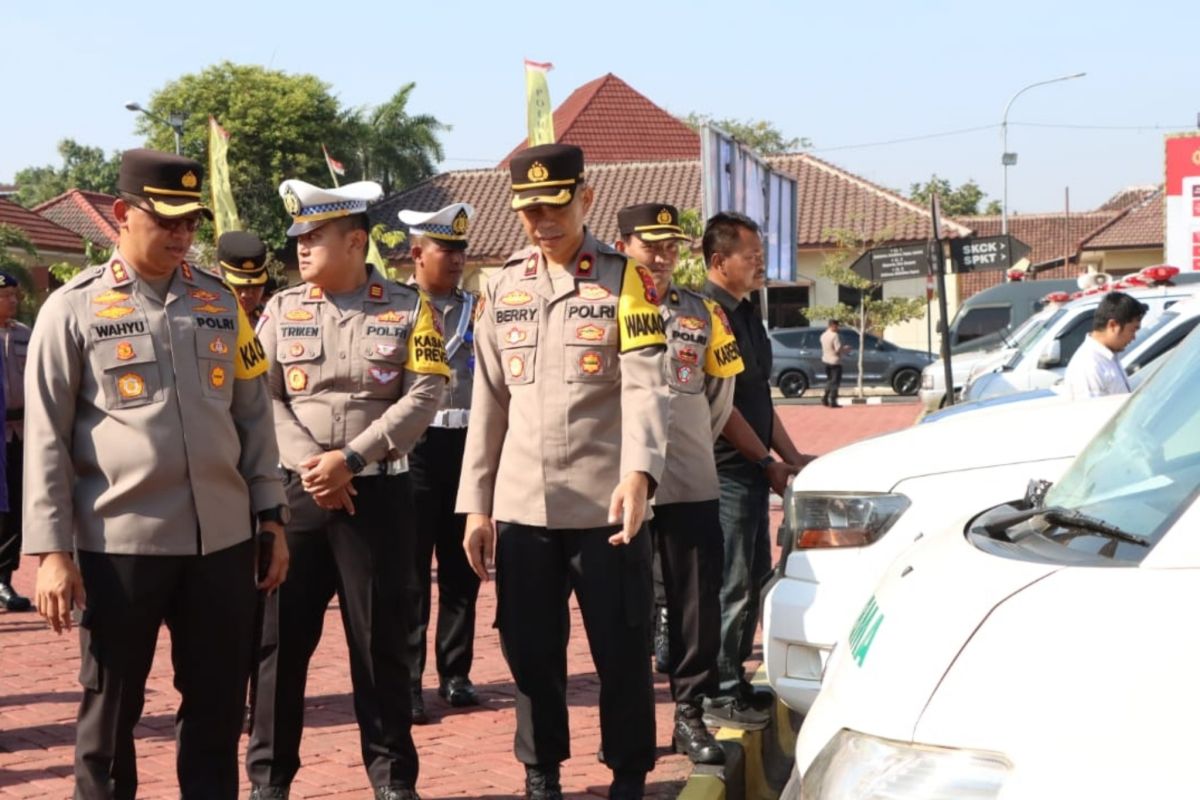 Polisi bekali sopir ambulans teknik berkendara berstandar