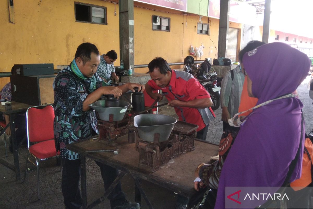 Pemkab Kudus intensifkan tera ulang timbangan di pasar  tradisional