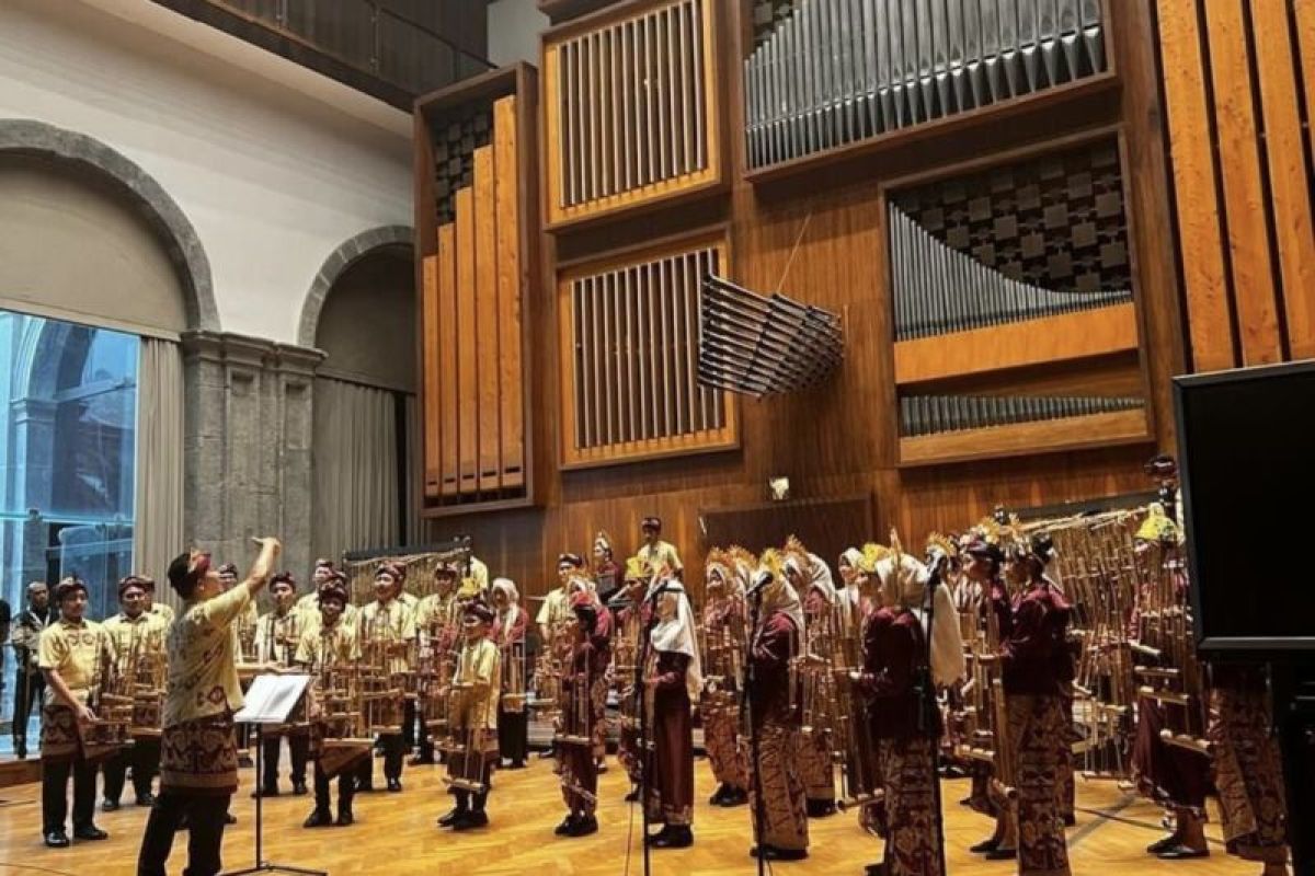 "Indonesian Cultural Night" di Italia tampilkan angklung