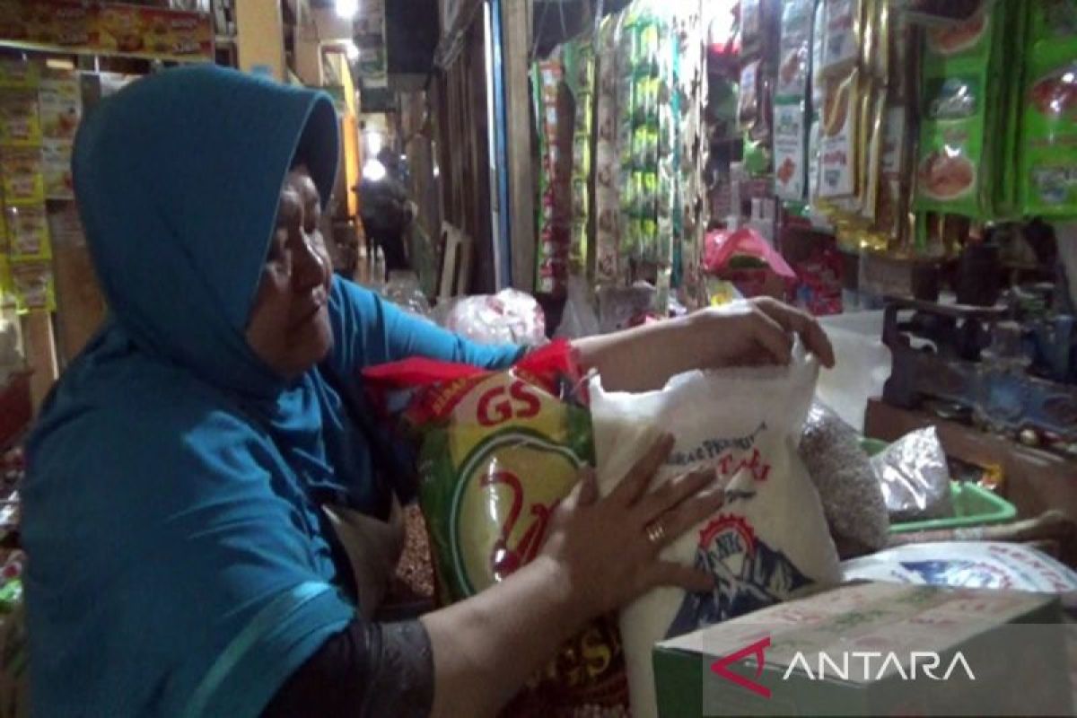 Disdagperin Boyolali pantau harga beras di pasar dijual Rp14.000 perkg