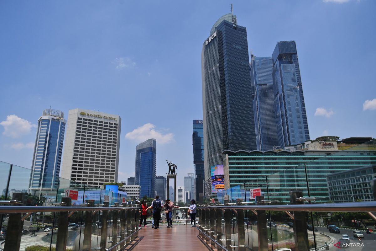 Sebagian Jakarta hujan ringan pada Minggu malam