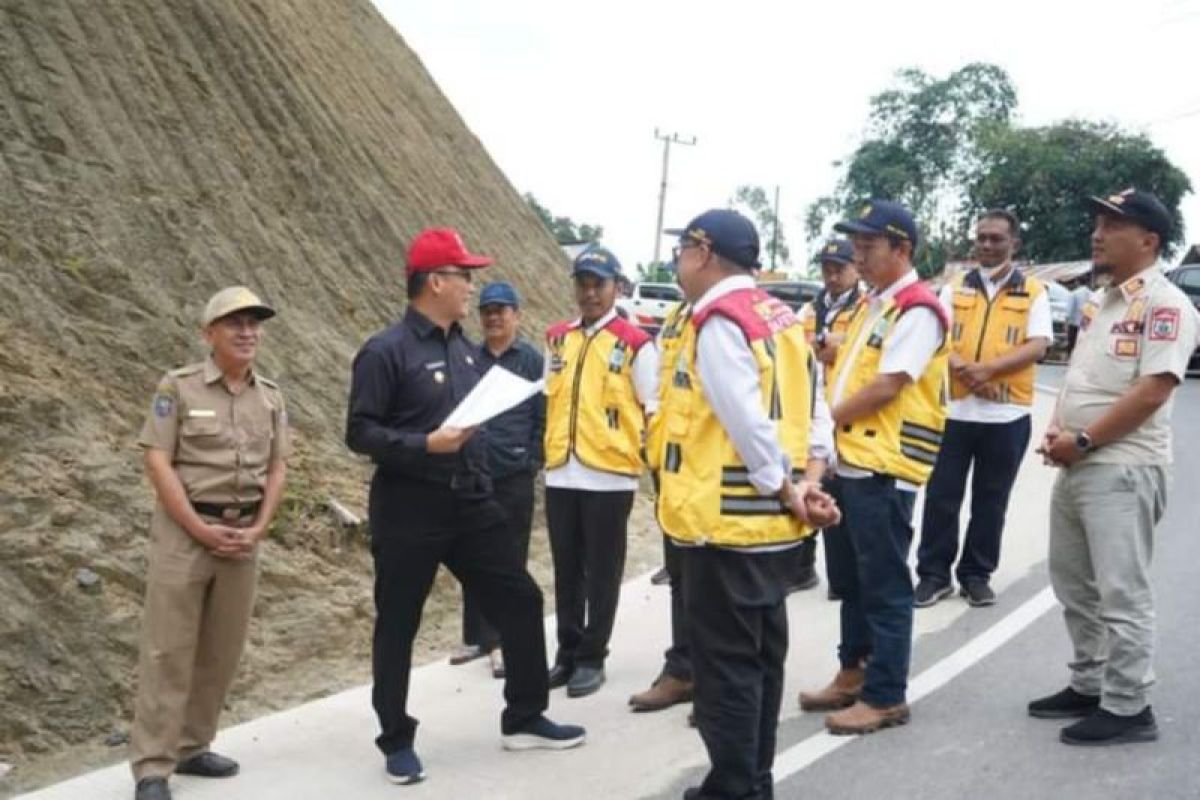 Pemerintah bangun jalan nasional di Mamasa sepanjang 12 kilometer