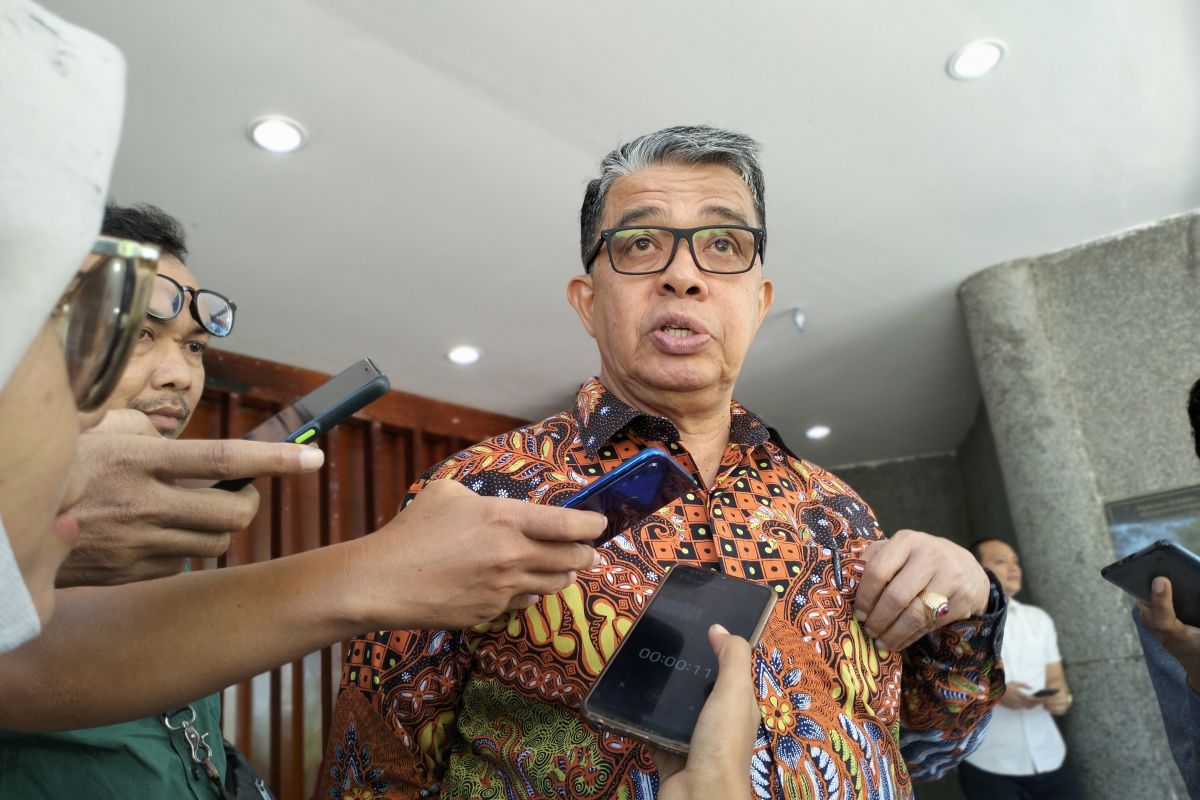 Unand akan kembangkan gambir jadi tinta printer dan spidol