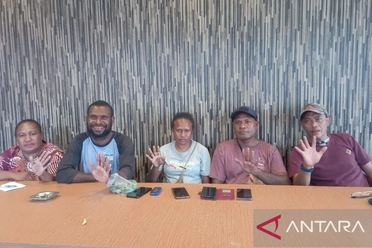 sail-teluk-cenderawasih-in-sarmi-regency-papua-supported