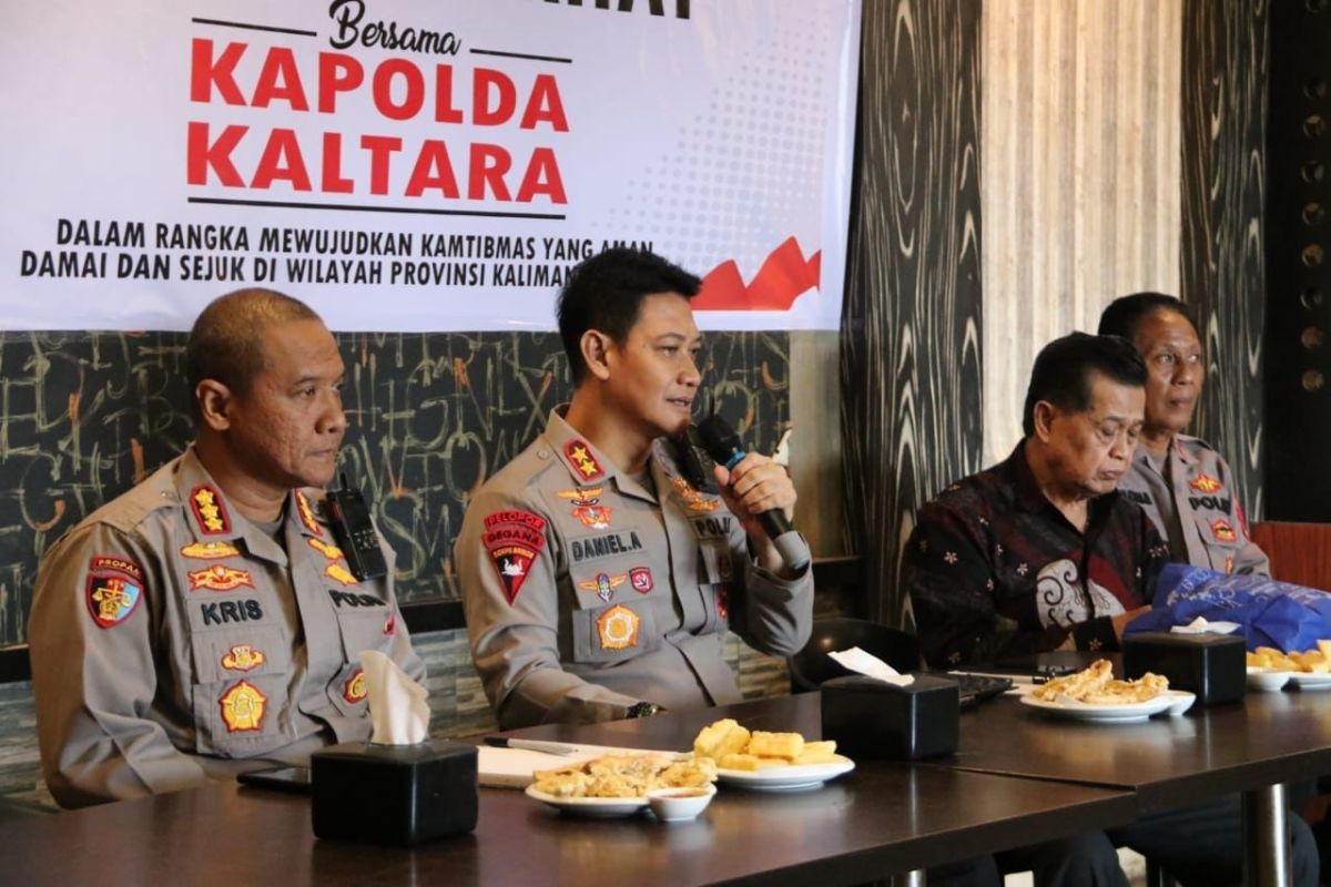 Kapolda Irjen Daniel Adityajaya pimpin "Jumat Curhat" dengan warga Tanjung Selor