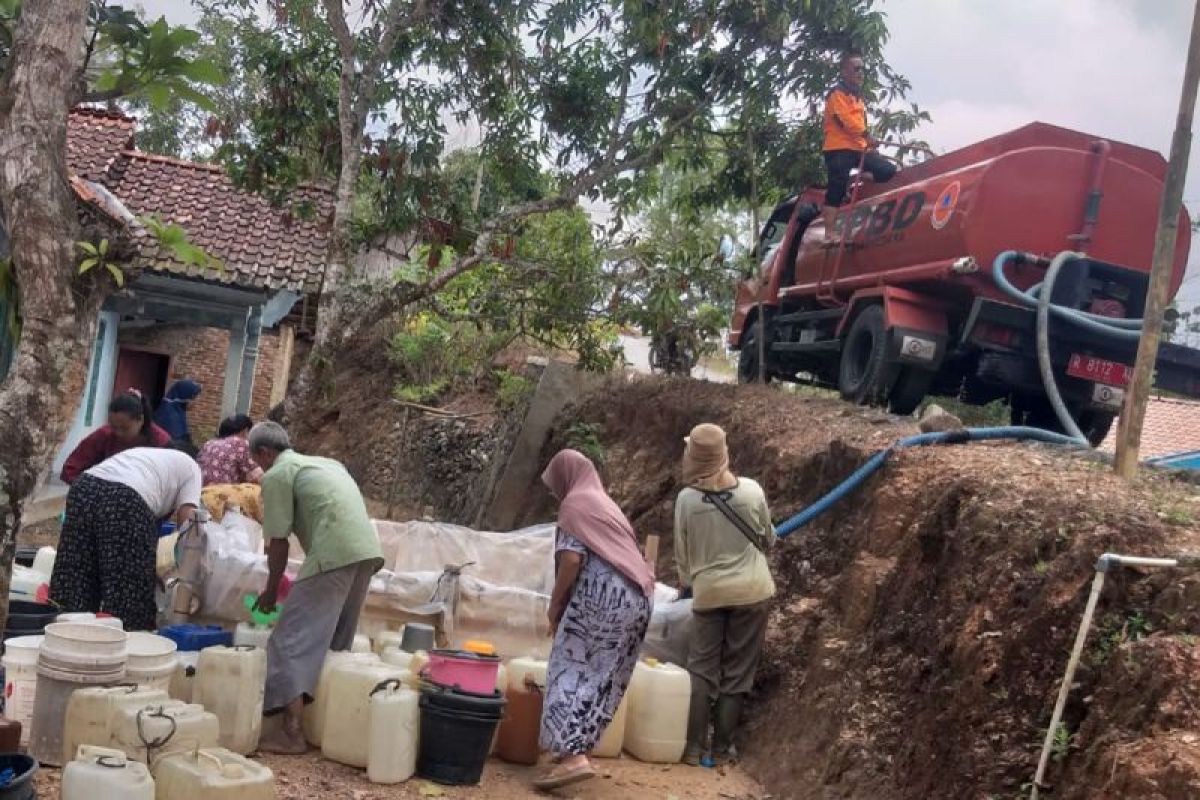 BPBD Banjarnegara salurkan 1,1 juta liter air ke daerah kekeringan