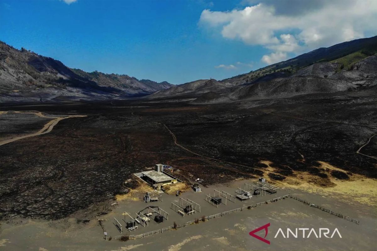 Wisata Gunung Bromo di Jawa Timur dibuka pascakebakaran hutan dan lahan