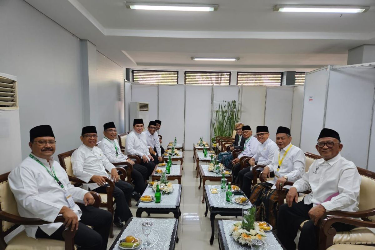 Prabowo hingga Erick Thohir dampingi Jokowi hadir di Munas-Konbes NU