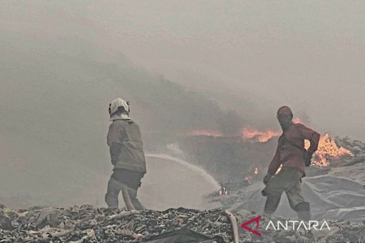 Wali Kota: Kebakaran TPA Jatibarang  diduga akibat ilalang terbakar