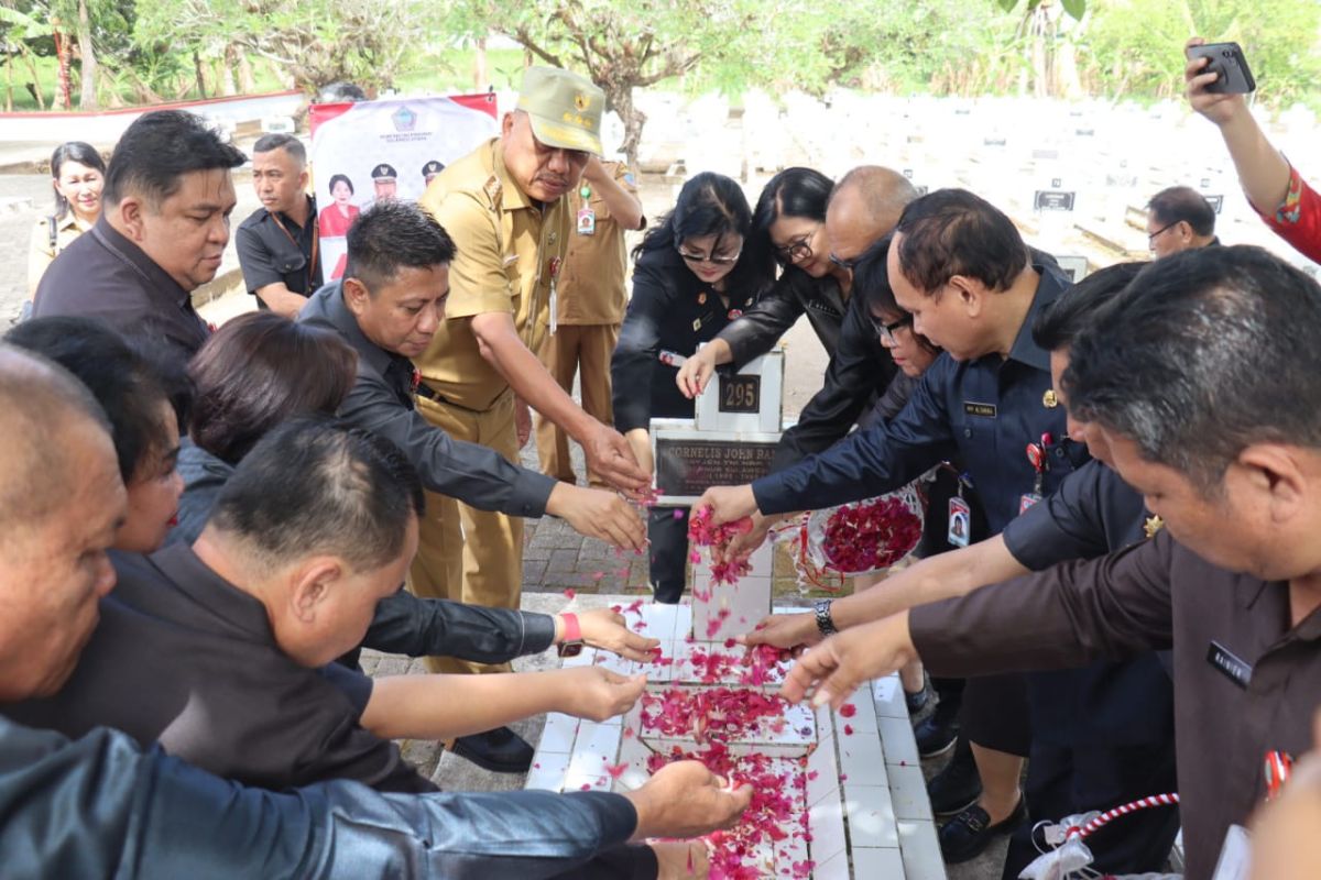 Ziarah makam gubernur terdahulu, Olly: Kita tidak melupakannya