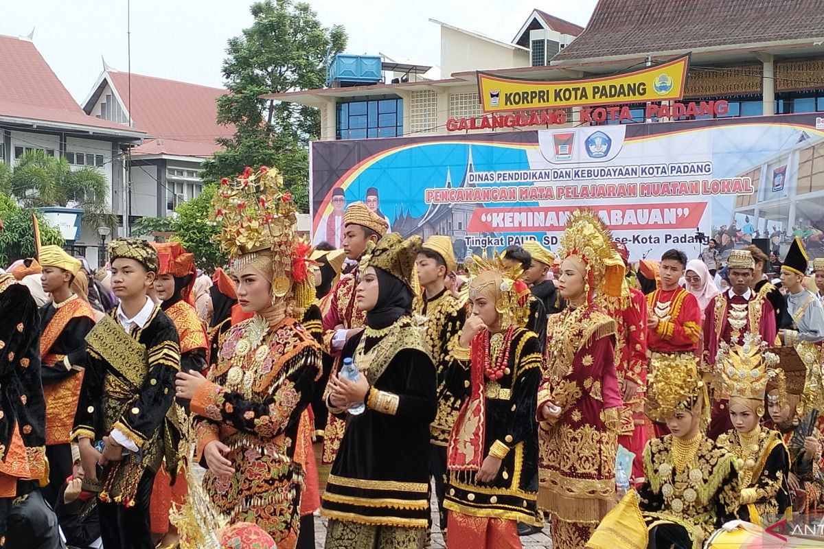 Melestarikan Nilai Nilai Minangkabau Lewat Pendidikan Antara Sumbar 8418