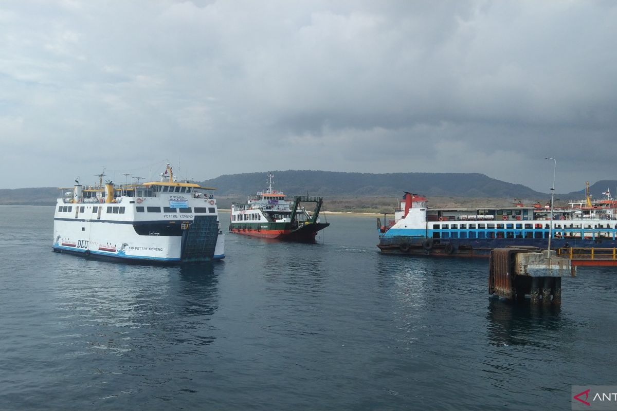 Masyarakat imbau waspadai gelombang tinggi laut di jalur penyeberangan Bali