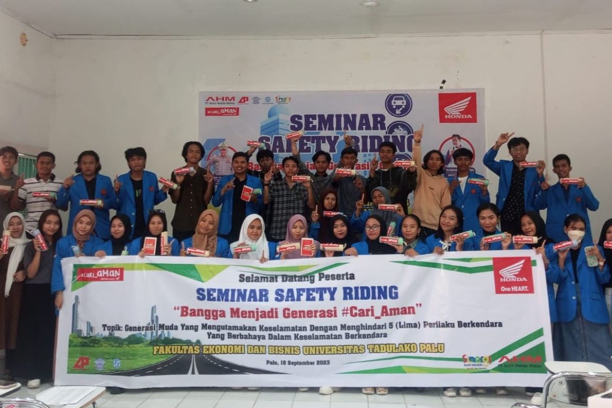 Seminar Safety riding Honda ajak mahasiswa ekonomi Untad Kota Palu, tema "Bangga menjadi generasi #cari_aman"