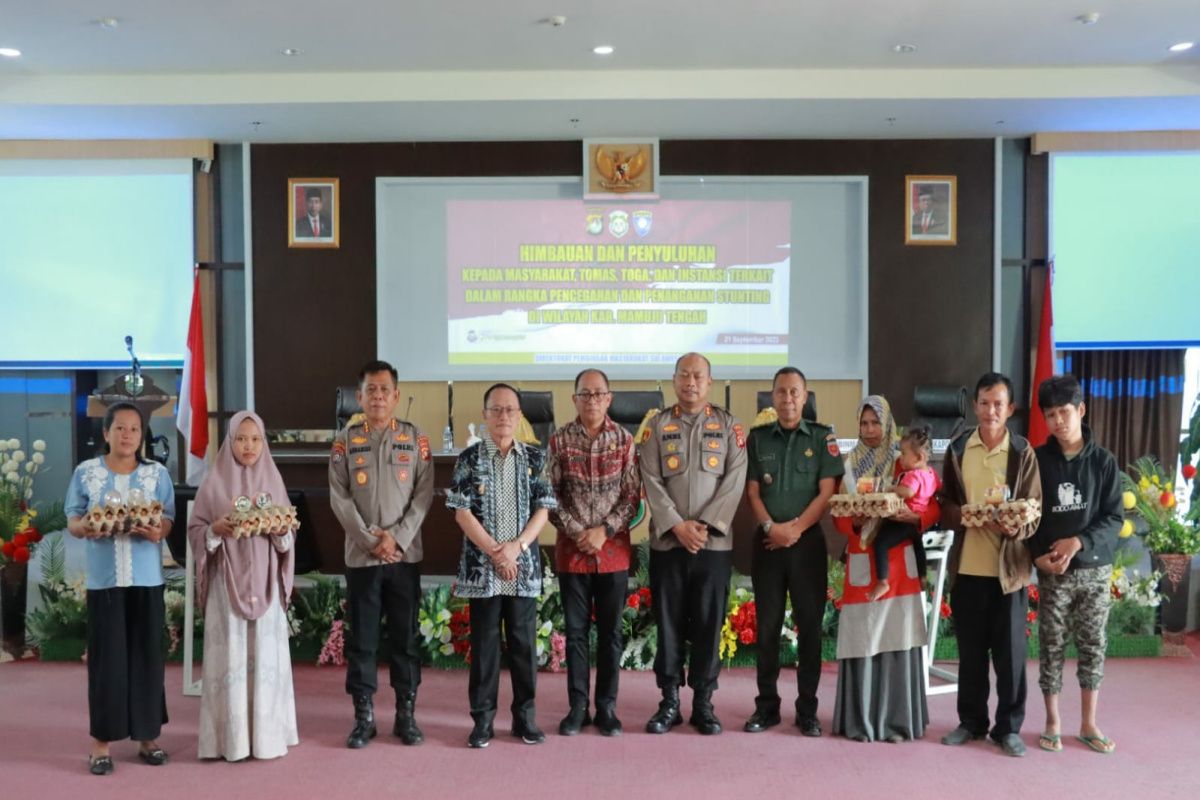 Polda Sulbar mengajak masyarakat Mamuju Tengah bantu penanganan stunting