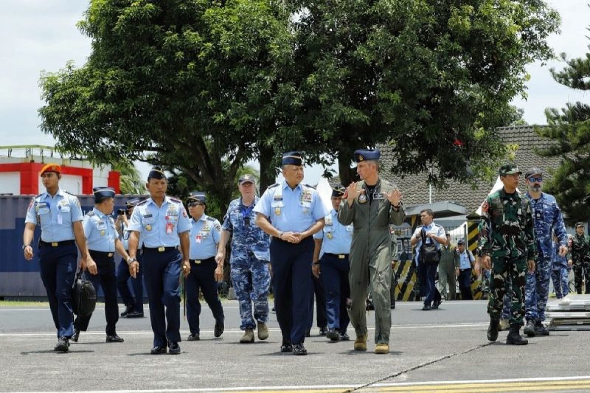 Kasau Marsekal TNI Fadjar Prasetyo tinjau Latma Elang Ausindo 2023 di Manado