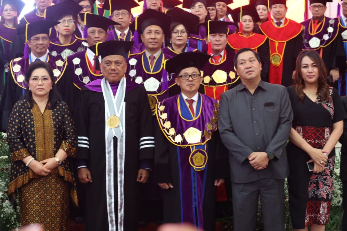 Gubernur Olly Dondokambey raih Doktor Honoris Causa Universitas Sam Ratulangi